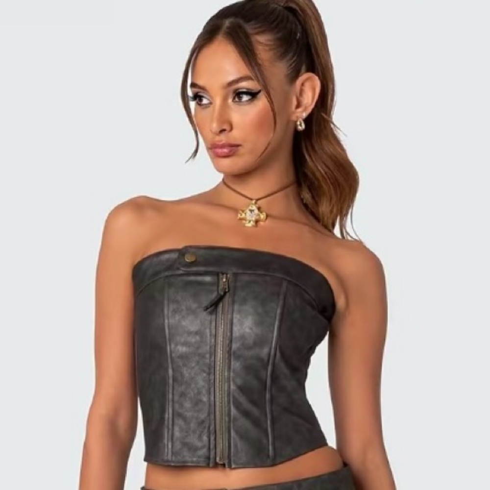 Edikted leather top